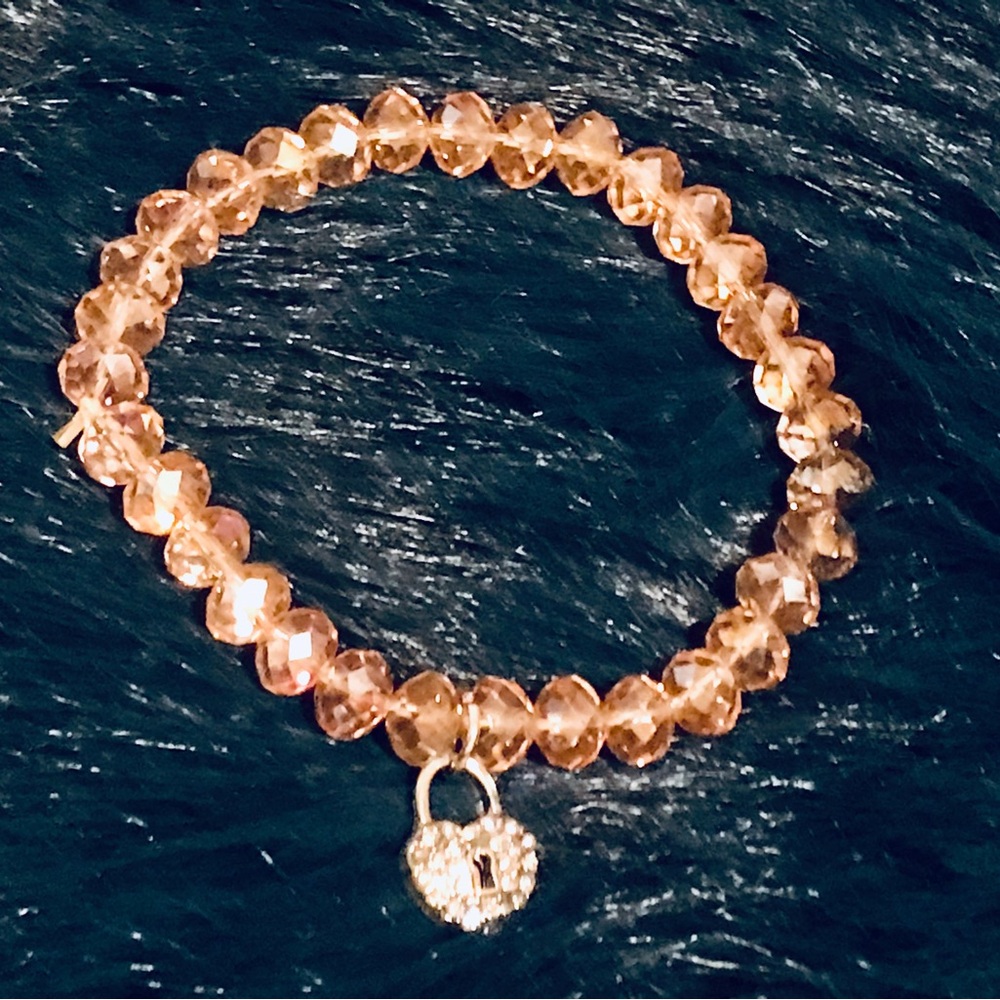 Pink Beaded Bracelet With Silver Gem 💎 Lock-heart